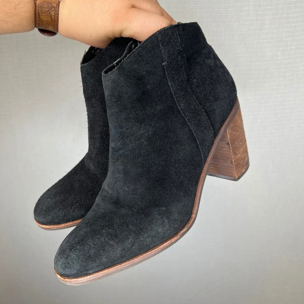 Lucky Brand Womens Black Suede Ankle Boots Stacked Block Heel Side Zip Size 10M